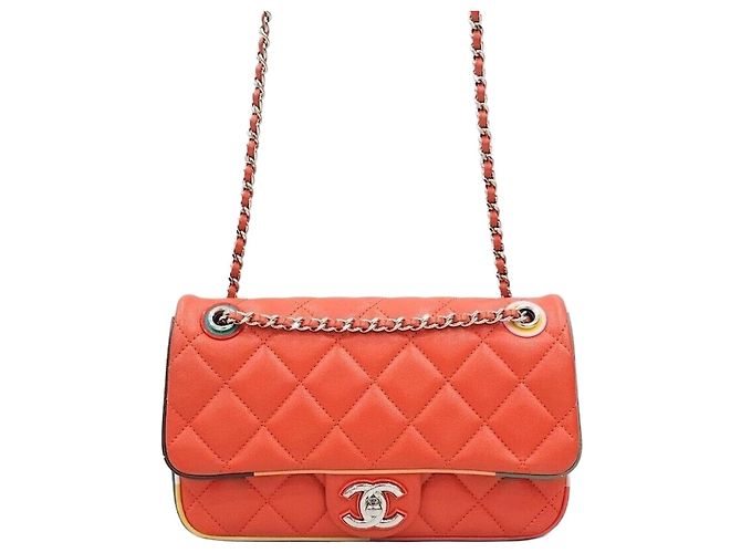 Chanel Série de bolsas de ombro com múltiplas correntes em pele de cordeiro Vermelho