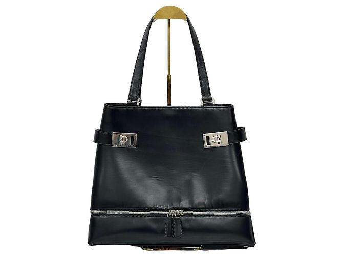 Salvatore Ferragamo Gancini Lederhandtasche Silber