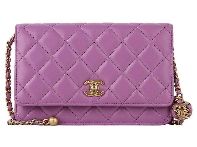 Chanel Bolsa transversal Classic WOC em pele de cordeiro com corrente de bolas dourada Roxo