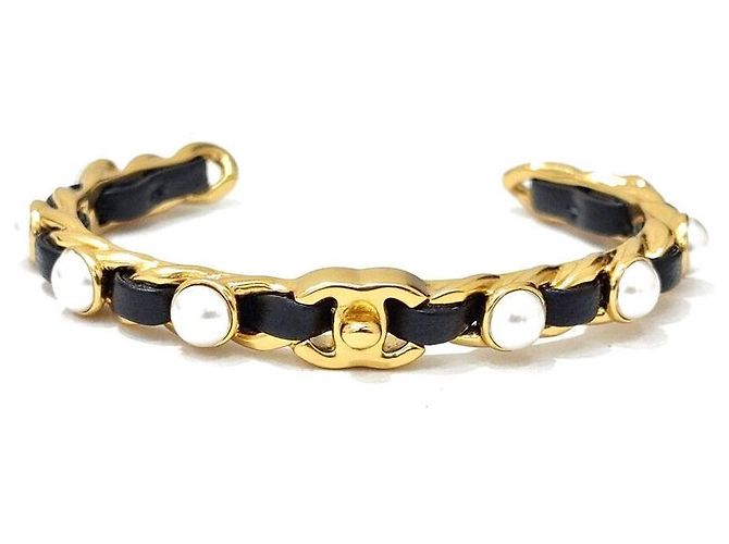 Chanel Pulseira de corrente de couro e pérolas Multicor