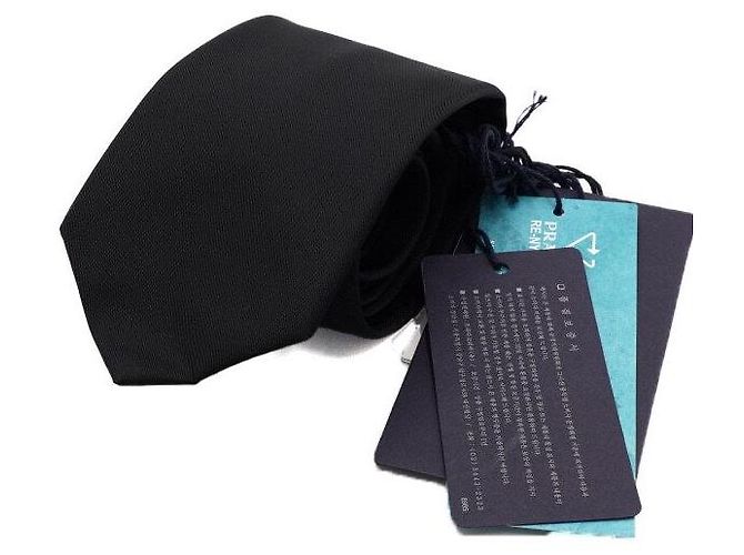 Prada Cravatta in Re-Nylon nero 