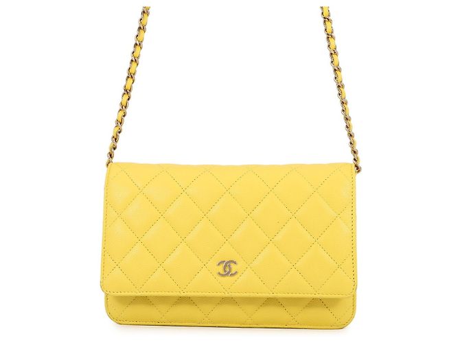Cartera de Hombro Chanel Classic Matelassé Amarillo