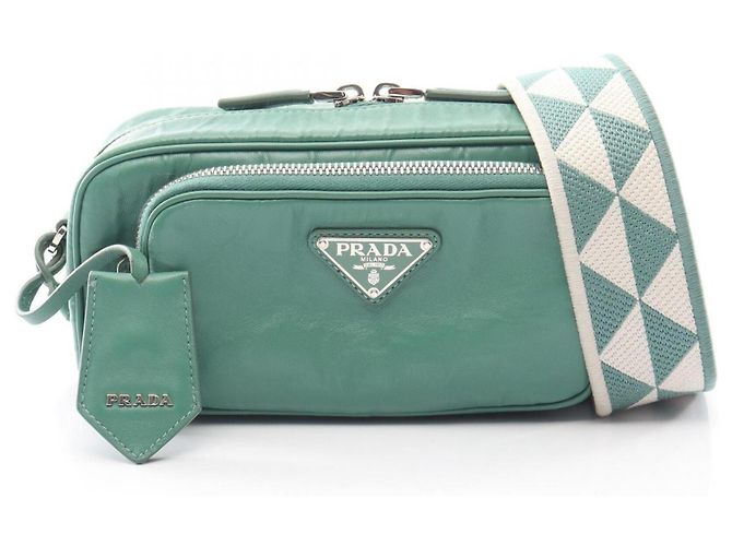 Bolsa de ombro em nappa antique Prada Verde