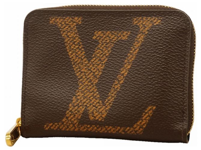 Monogram Giant Zippy de Louis Vuitton Castaño