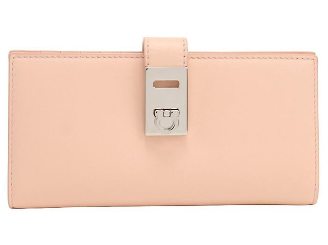 Cartera larga bipliegue rosa Salvatore Ferragamo
