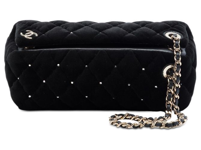 Clutch de pulso Chanel Black CC em veludo acolchoado e cristal Preto