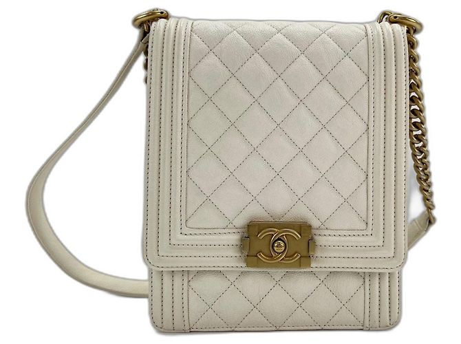 Borsa a tracolla verticale Chanel Boy Bianco