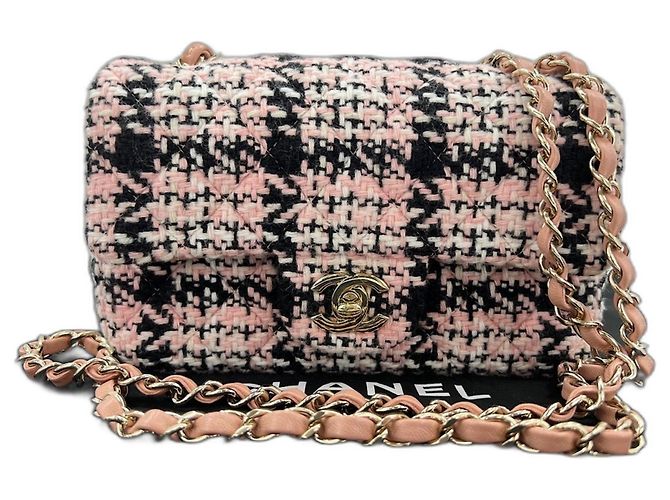 Timeless Bolsa de Ombro Chanel Mini Matelassé Rosa
