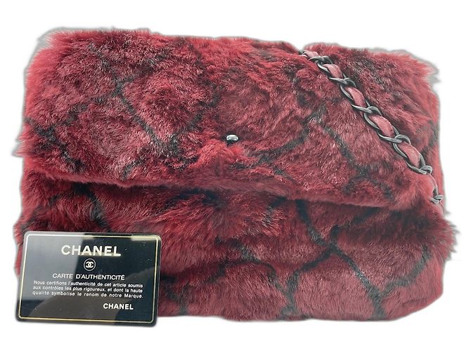 Borsa a tracolla Chanel in pelliccia rossa Rosso
