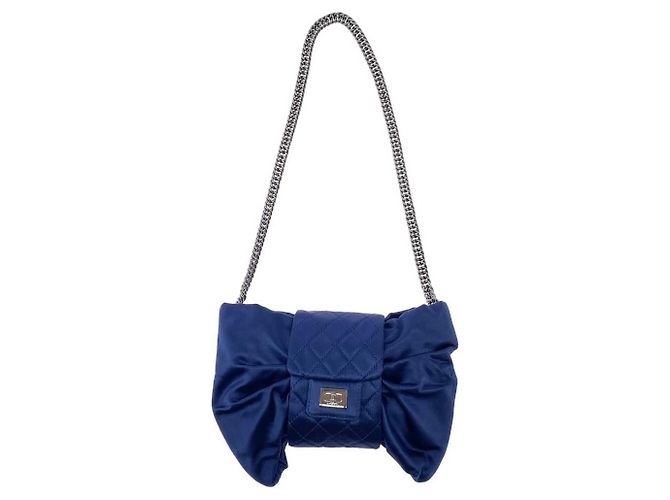 Borsa a tracolla in raso di seta Chanel Blu