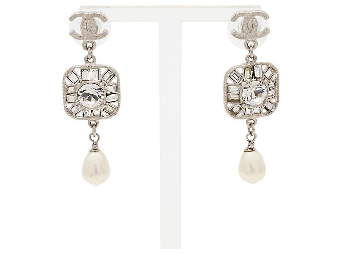 Chanel Coco Mark Pearl Ohrringe Silber Metallisch