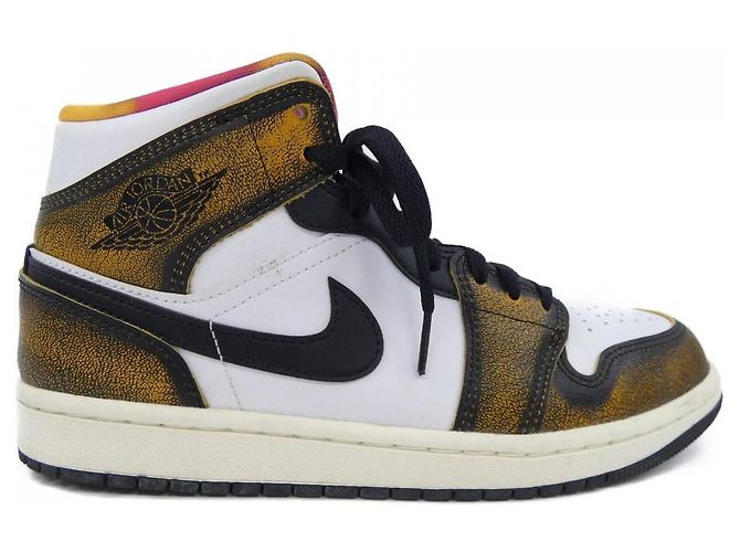 Autre Marque Baskets Nike Air Jordan 1 Mid Noir Blanc Jaune