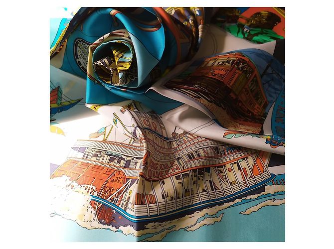 Bufanda de seda 'New Orleans Jazz' Hermès Castaño Blanco Roja Azul Verde Naranja Gold hardware