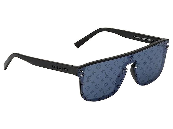 Louis Vuitton Wayaama Sunglasses Black Frame