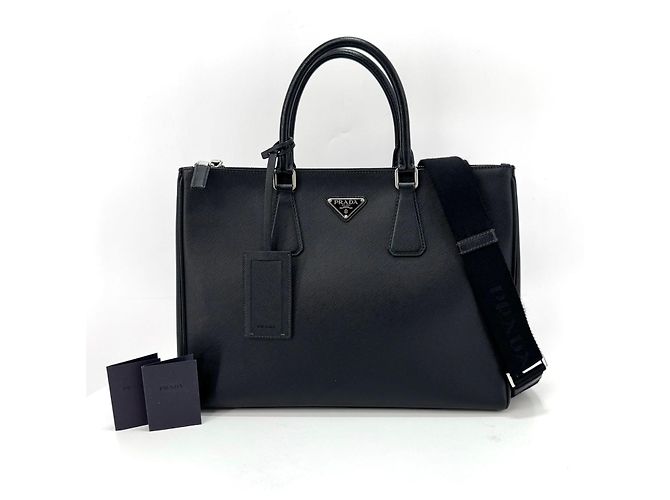 Prada Sac porte-documents cabas Saffiano Triangle Logo Noir