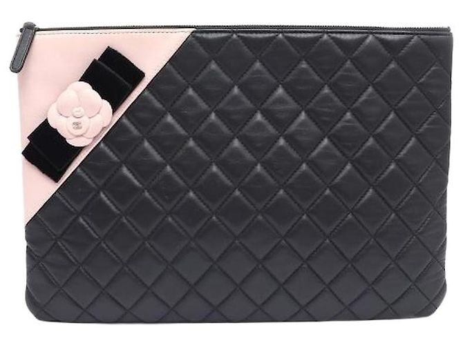 Chanel Clutch aus Lammleder mit Samtband Schwarz