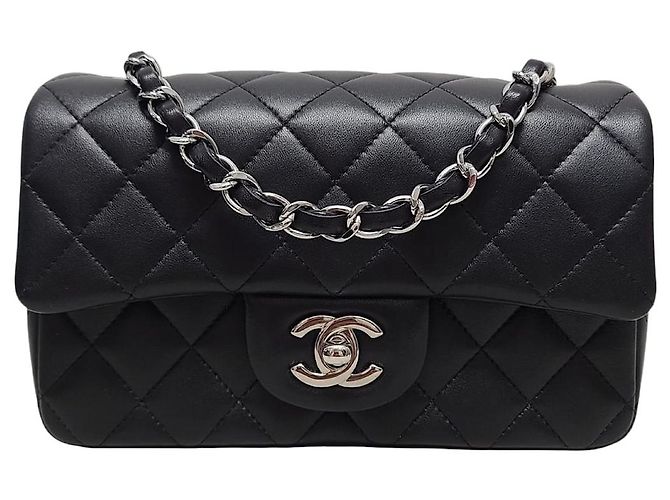 Chanel Mini borsa flap classica in agnello nero e argento