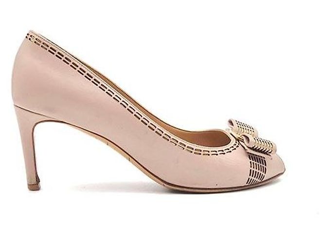 Salvatore Ferragamo Bara Punching Pumps Pink