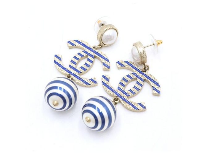 Chanel Orecchini pendenti CC Pearl Ball Multicolore