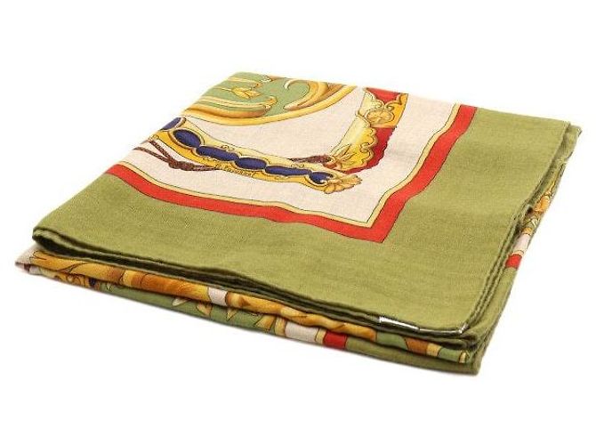 Hermès Lenço echarpe xale gigante de seda e cashmere Dourado