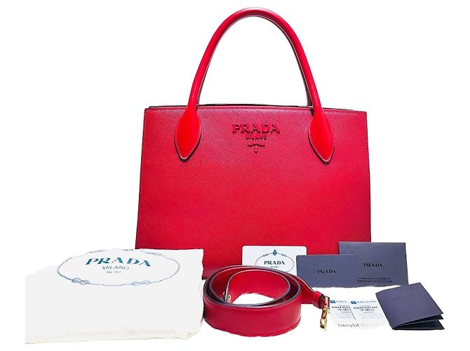 Prada Borsa Tote Monocromatica in Saffiano Rosso con tracolla