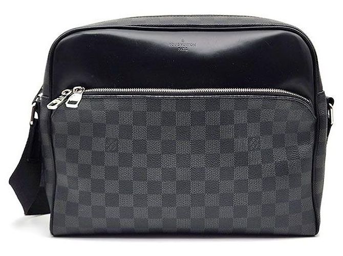 Louis Vuitton Graphite Dayton Reporter MM Noir