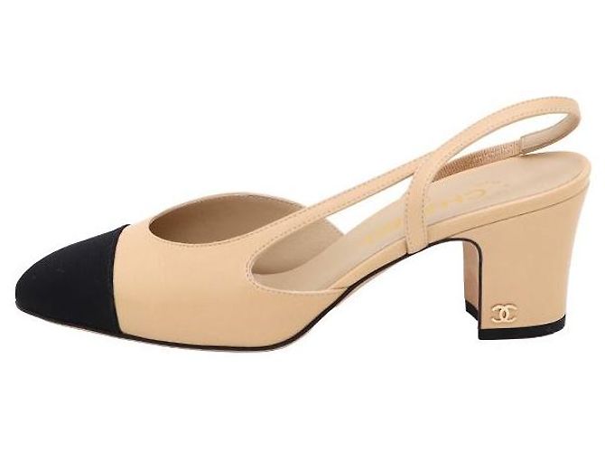 Chanel Décolleté bicolore con tacco logo CC e slingback Marrone