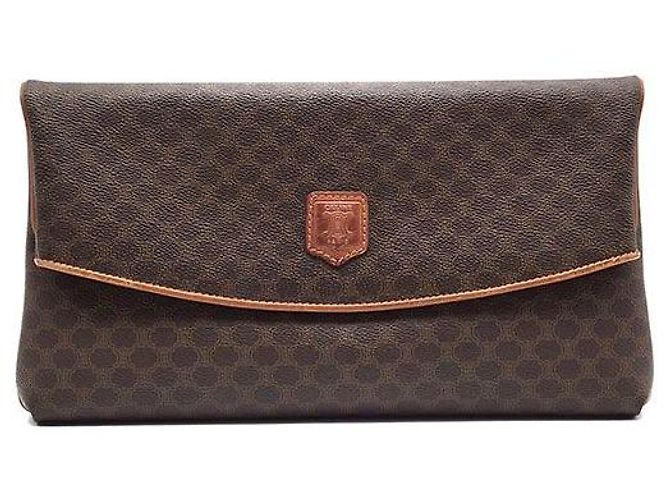 Céline Clutch Macadam Blason Marrone