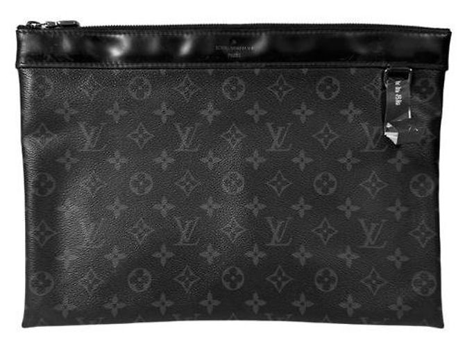 Louis Vuitton Pochette Monogram Eclipse Apollo Clutch Bag Preto