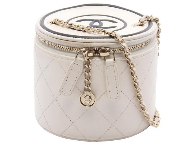 Bolso de hombro pequeño vanity Chanel Matelassé Coco Mark Negro Blanco
