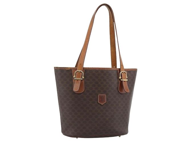 Céline Bolsa Tote CELINE Macadam em PVC e couro marrom com detalhes em tom dourado Auth 192720
