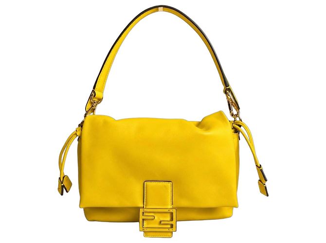 Fendi Mamma Baguette Medium en cuir nappa jaune Bijouterie dorée