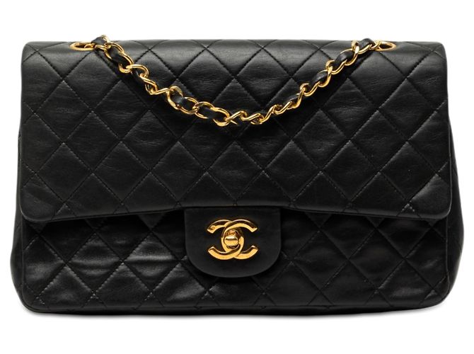 Chanel Black Medium Classic Lambskin Double Flap Preto