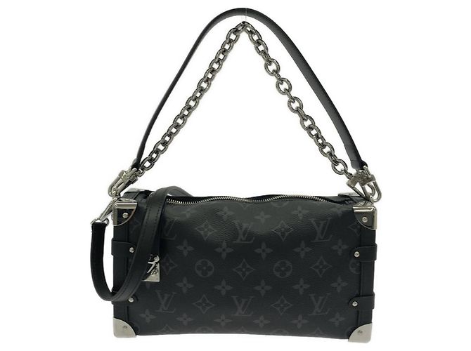 Borsa a tracolla Louis Vuitton Monogram Eclipse Side Trunk EW MM Nero Monogramma