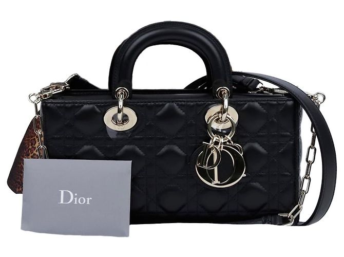Lady Dior Medium Cannage Lammfell Handtasche Schwarz