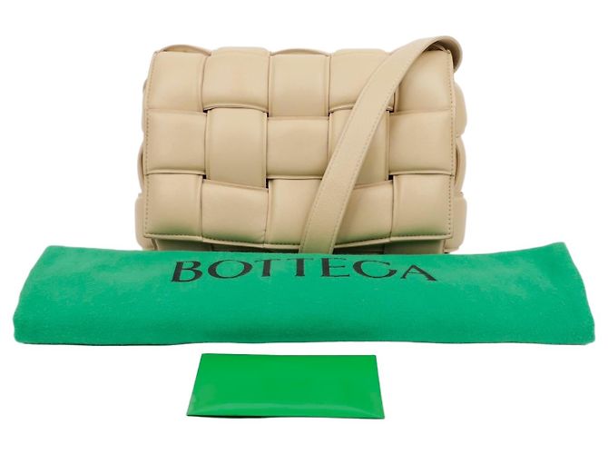 Bottega Veneta Bolsa tiracolo acolchoada Cassette Marrom