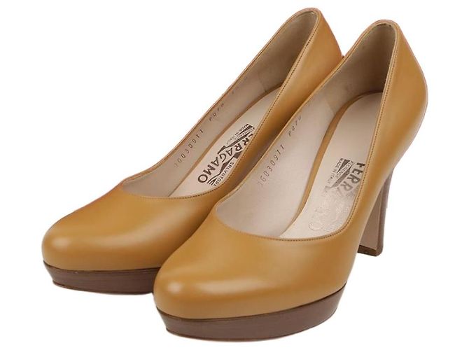 Salvatore Ferragamo Camel Leather Pumps Size Brown