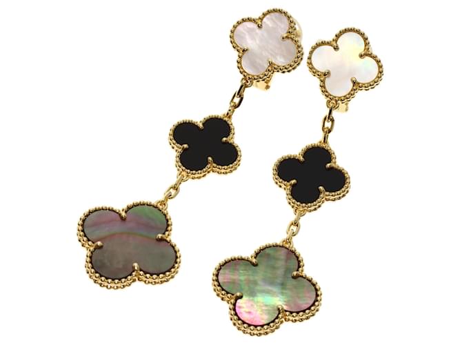 Brincos Magic Alhambra 3-Motif em madrepérola e ônix da Van Cleef & Arpels 