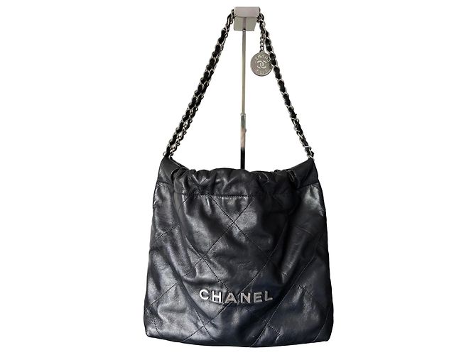 Borsa Chanel 22 Small Pelle di Vitello Lucida Nero