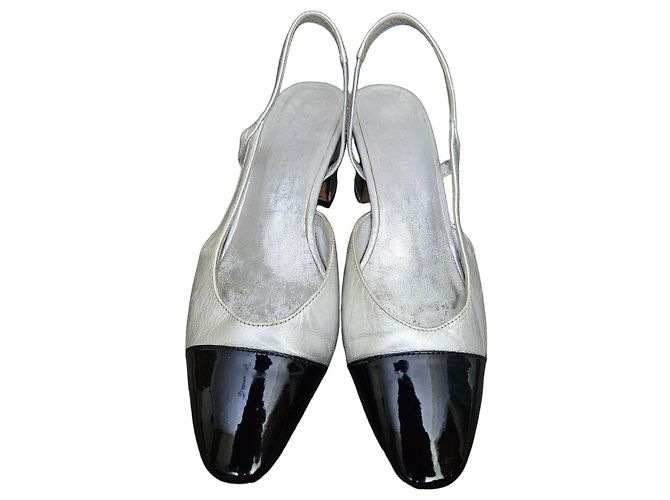 Timeless Chanel Black/Silver Leather Cap Toe Slingback Sandals Size 36 Silvery