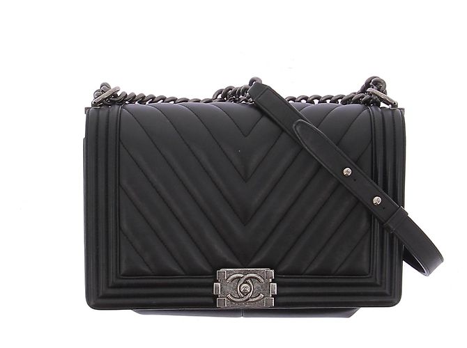 Le Boy Chanel Bolsa Boy em couro Preto