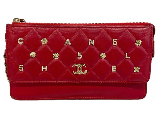 Chanel Matelassé Icon Clutch Bag Rot