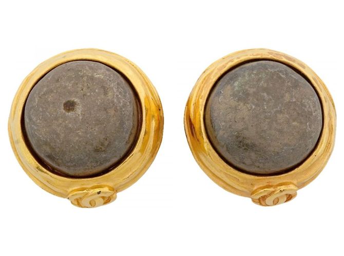 Orecchini a clip Chanel Oro e Grigio Marrone D'oro