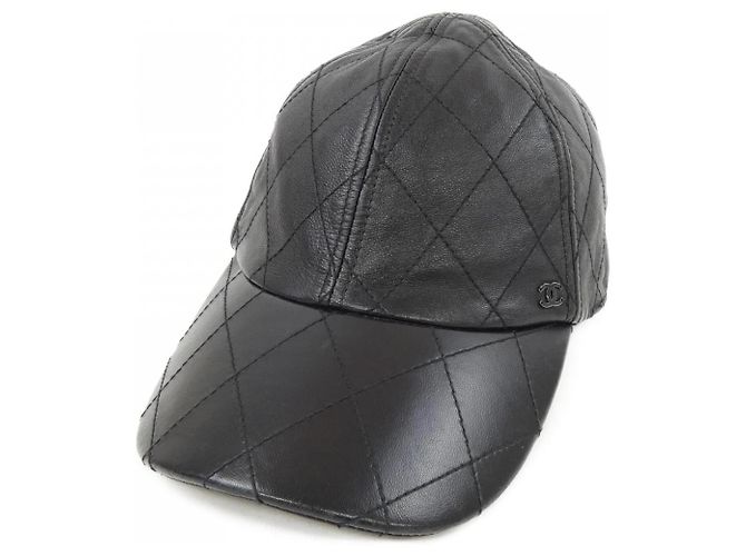 Chanel Cap aus schwarzem Lammleder