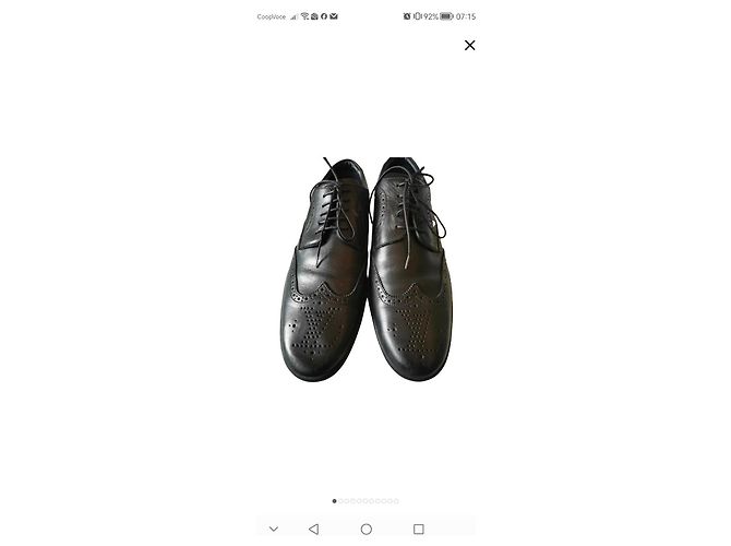 Louis Vuitton Scarpe Stringate Brogue in Pelle Nera Nero