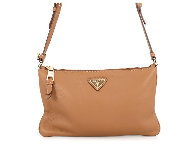 Bolsa de ombro em couro marrom Prada