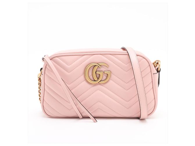 Gucci Bolsa Camera GG Marmont Small em couro matelassê rosa