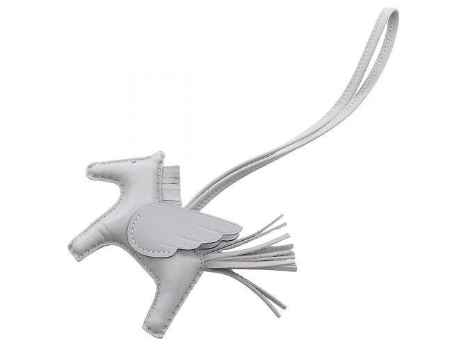 Hermès Hermes Rodeo Pegasus PM Gris Pantin Charm Accessorio Marrone
