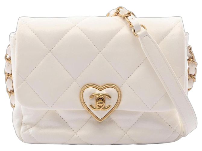 Bolsa de Ombro Chanel Matelassé Heart Lock Branco