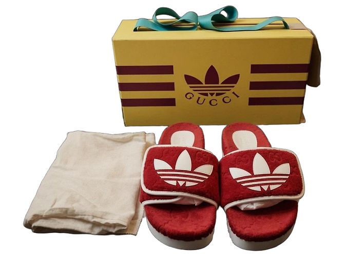 Sandali Gucci x Adidas Rosso
